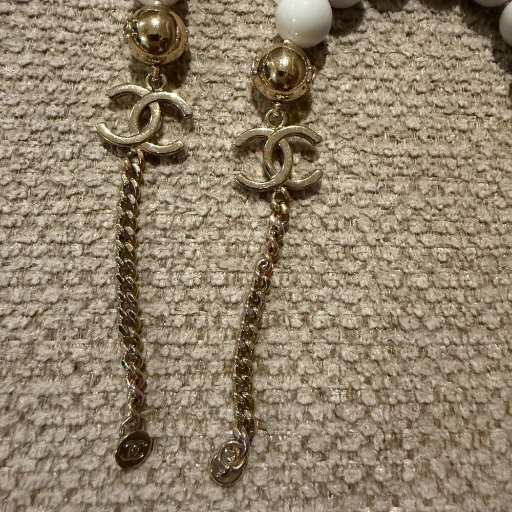 Elegant String ( from CC sunglasses) - Picture 2 of 3